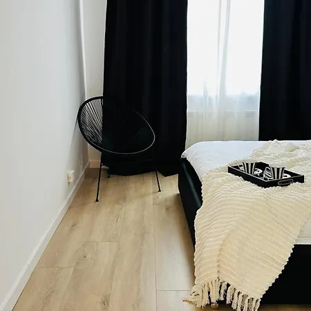 Plac Zbawiciela Apartment *