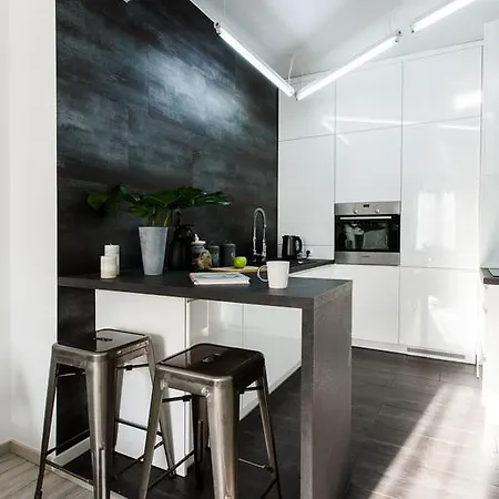 Plac Zbawiciela Apartment *