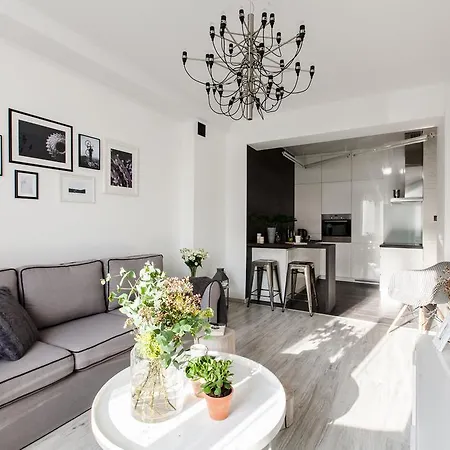 Plac Zbawiciela Apartment
